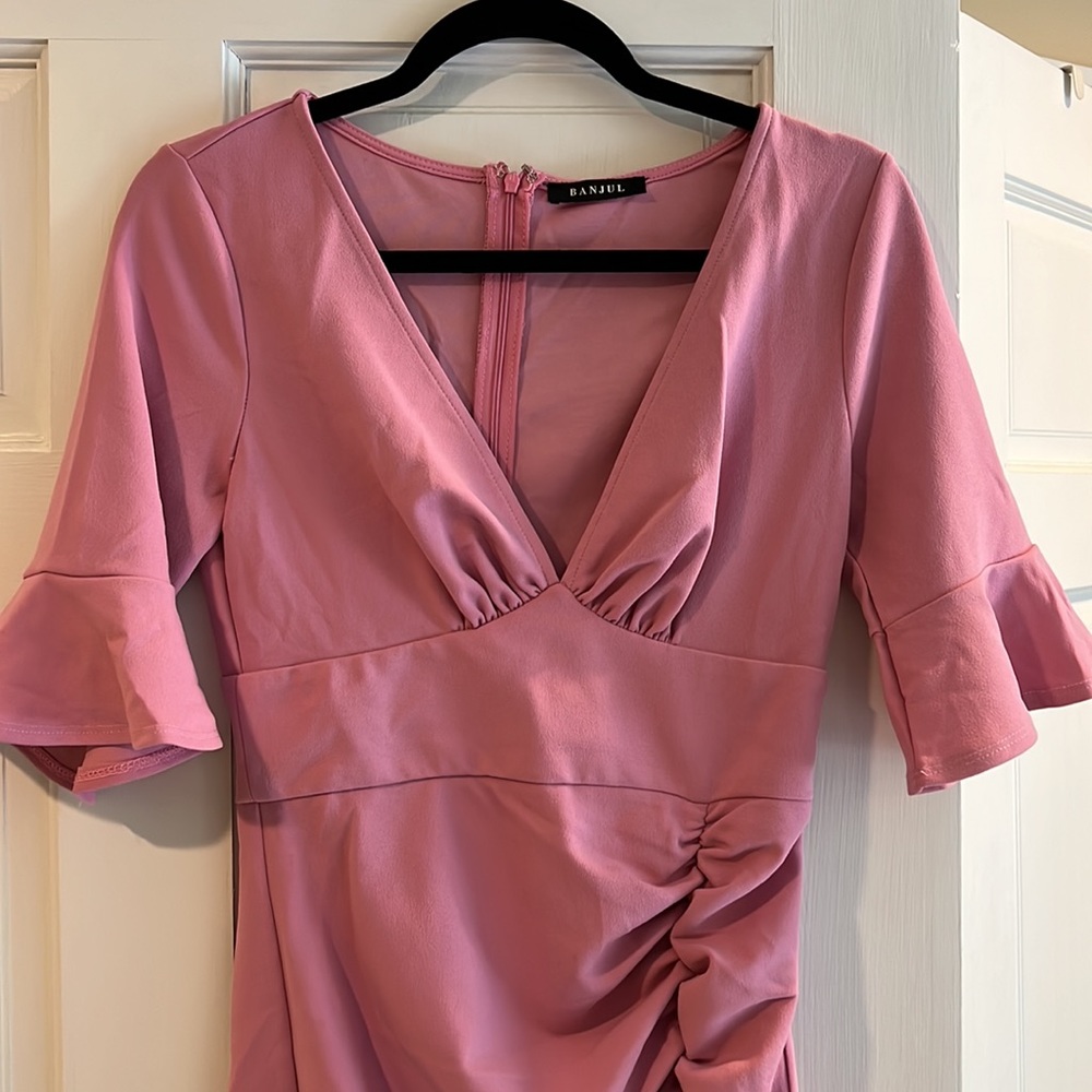 Dress. - Picture 2 of 4